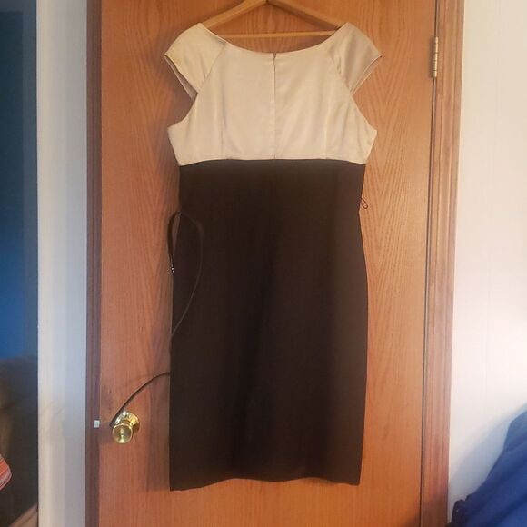 Lovely Dressbarn Formal Dress with Belt - Black and Cream - Sz 16 - Picture 2 of 5
